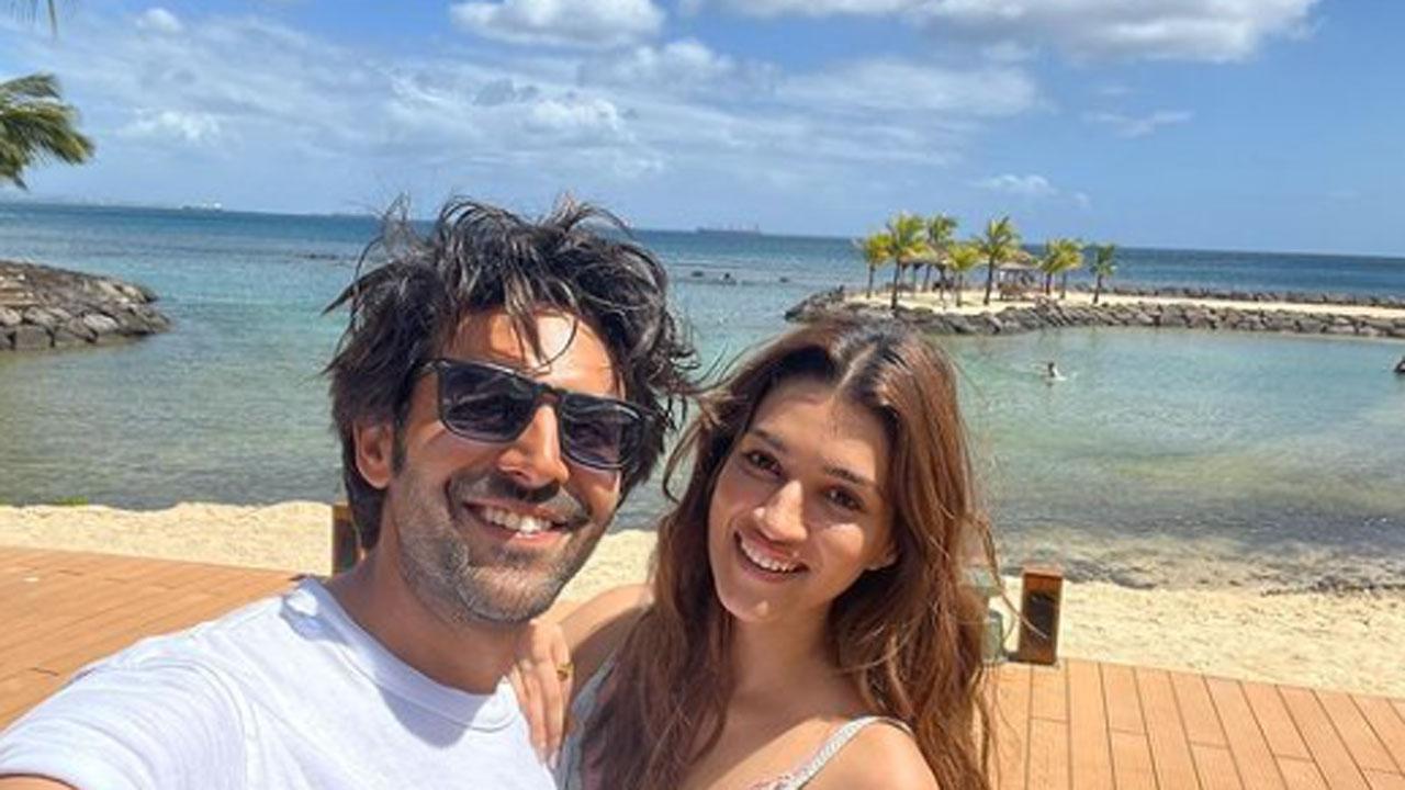 Kartik Aaryan, Kriti Sanon bid adieu to Mauritius as they wrap up 'Shehzada' schedule