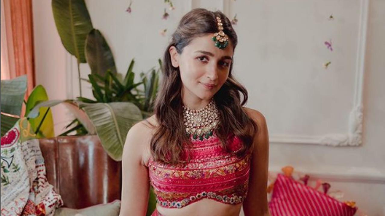 Celebrated fashion designer Manish Malhotra has revealed on social media that the fuchsia pink lehenga for actress Alia Bhatt's mehendi ceremony took 3,000 hours to make and that it featured 180 textile patches. Reminiscing about the work that went into creating this masterpiece, Manish wrote: 