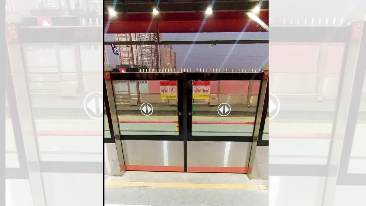 Mumbai Metro’s platforms first in city to have automatic screen doors Mumbai Metro’s platforms first in city to have automatic screen doors
