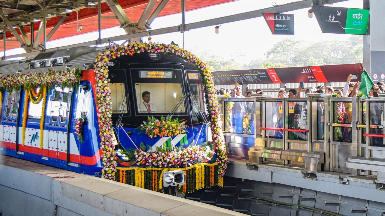 Mumbai: Snag hits services on newly inaugurated metro line