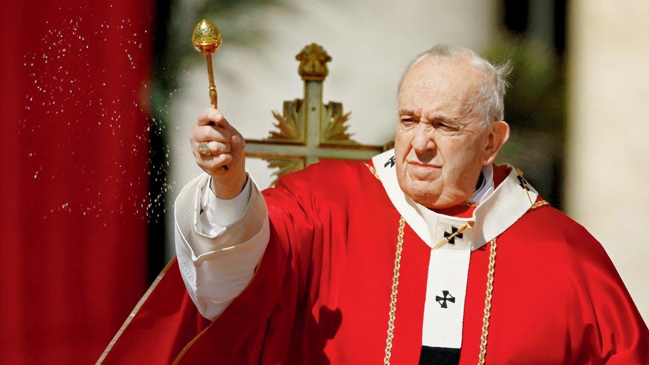 Pope calls for Easter truce in Ukraine