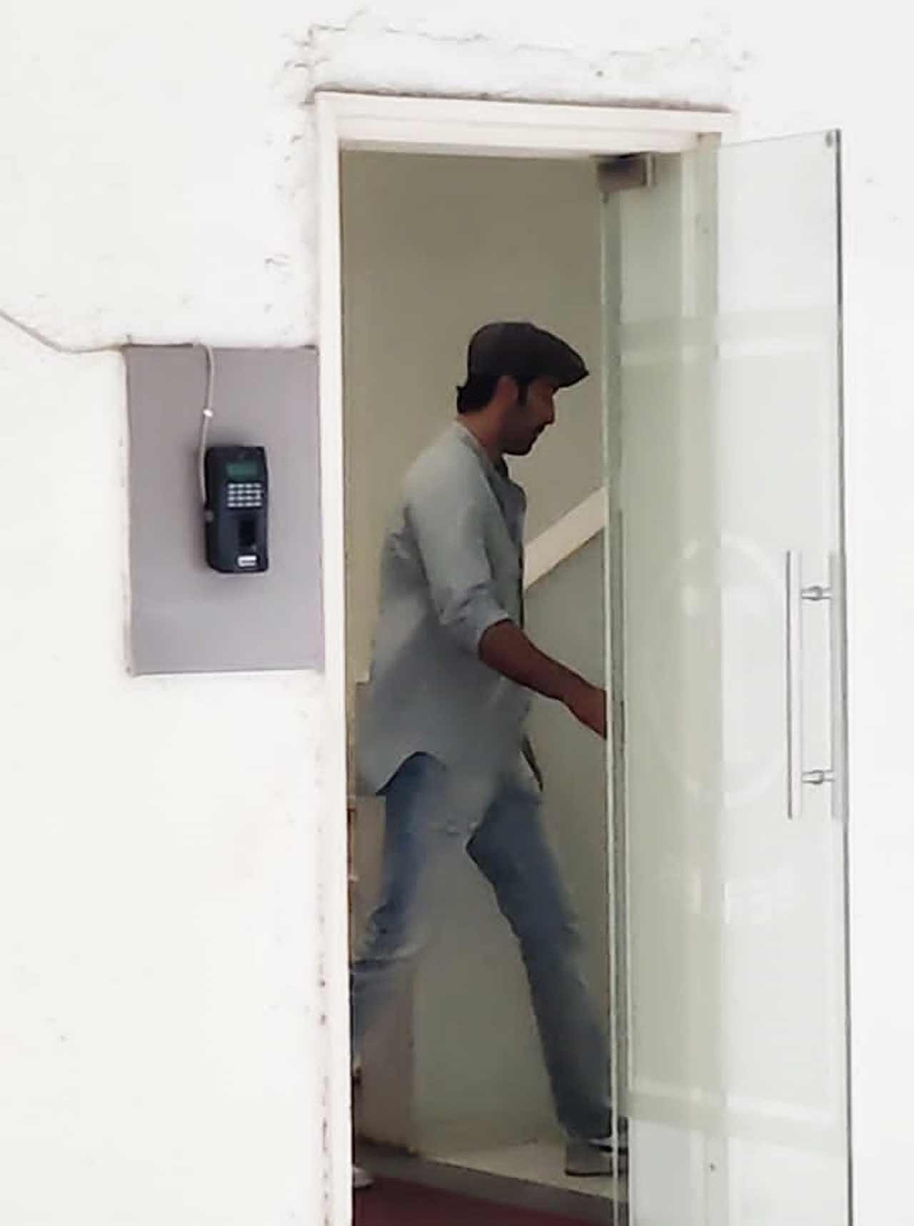 Ranbir Kapoor was snapped strolling in the city ahead of his rumoured wedding with Alia Bhatt in Mumbai. The actor also made a salon visit in Khar later in the day. Ever since the wedding rumours have surfaced online, the entire family is seen playing hide-and-seek from the paparazzi.