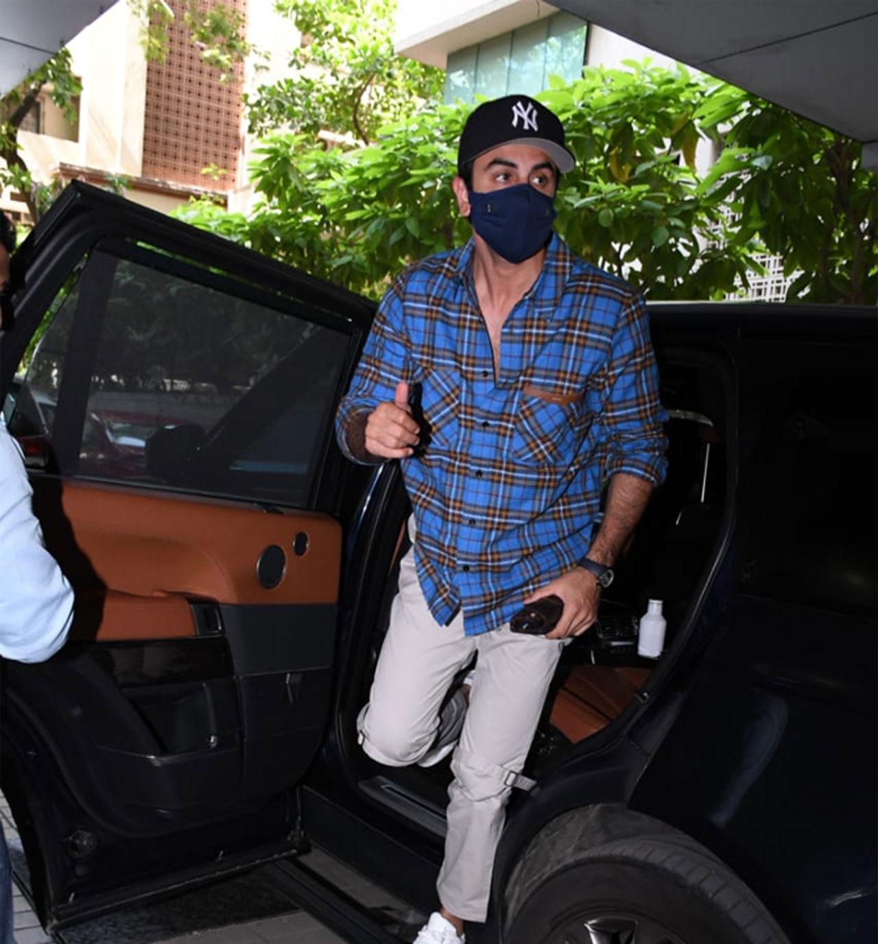 Ranbir spotted at T-Series` office, media congratulate him for