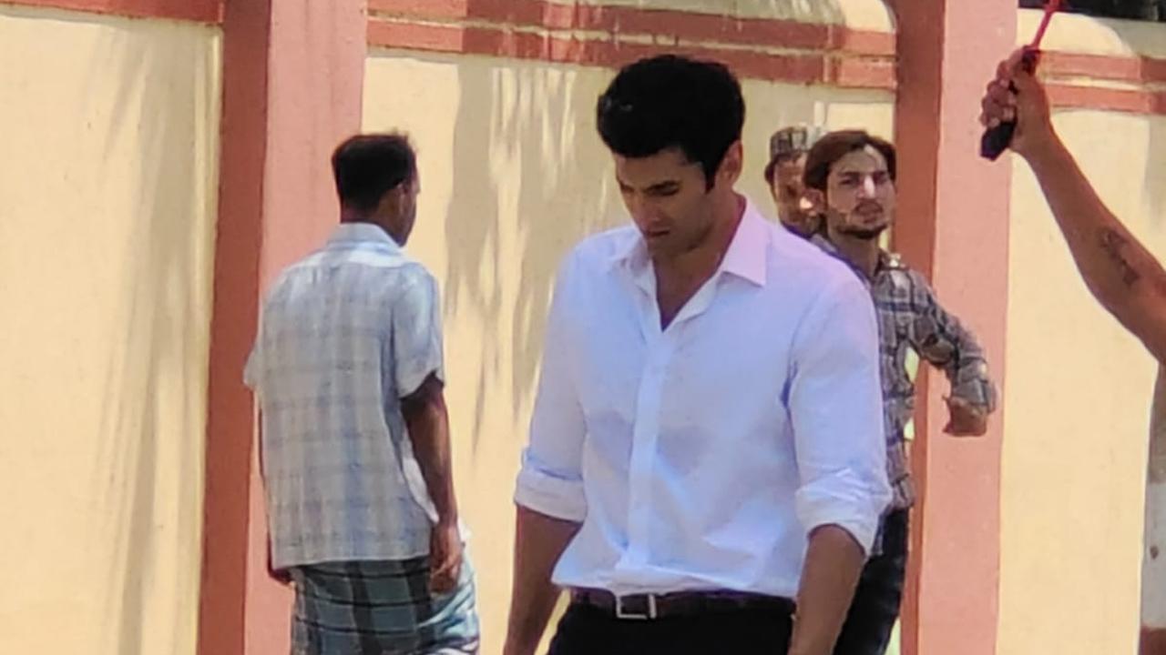 Viral Alert: Aditya Roy Kapur clicked shooting for 'The Night Manager' remake
