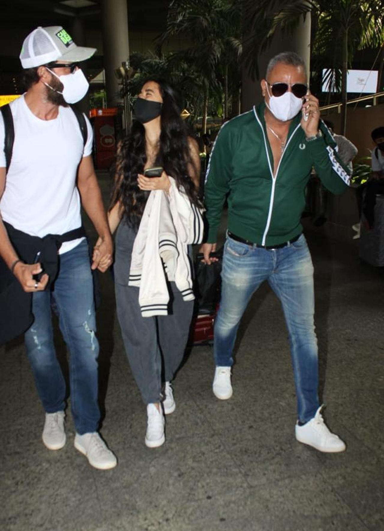 Dating rumours of the two sparked when they were spotted out on a dinner date together. A few days later, Saba also joined Roshans for a get-together. Hrithik's uncle, Rajesh Roshan, shared the family photo on Instagram that featured Saba with family members, including Hrithik's mother Pinkie Roshan, his sons Hrehaan and Hridaan, among others.