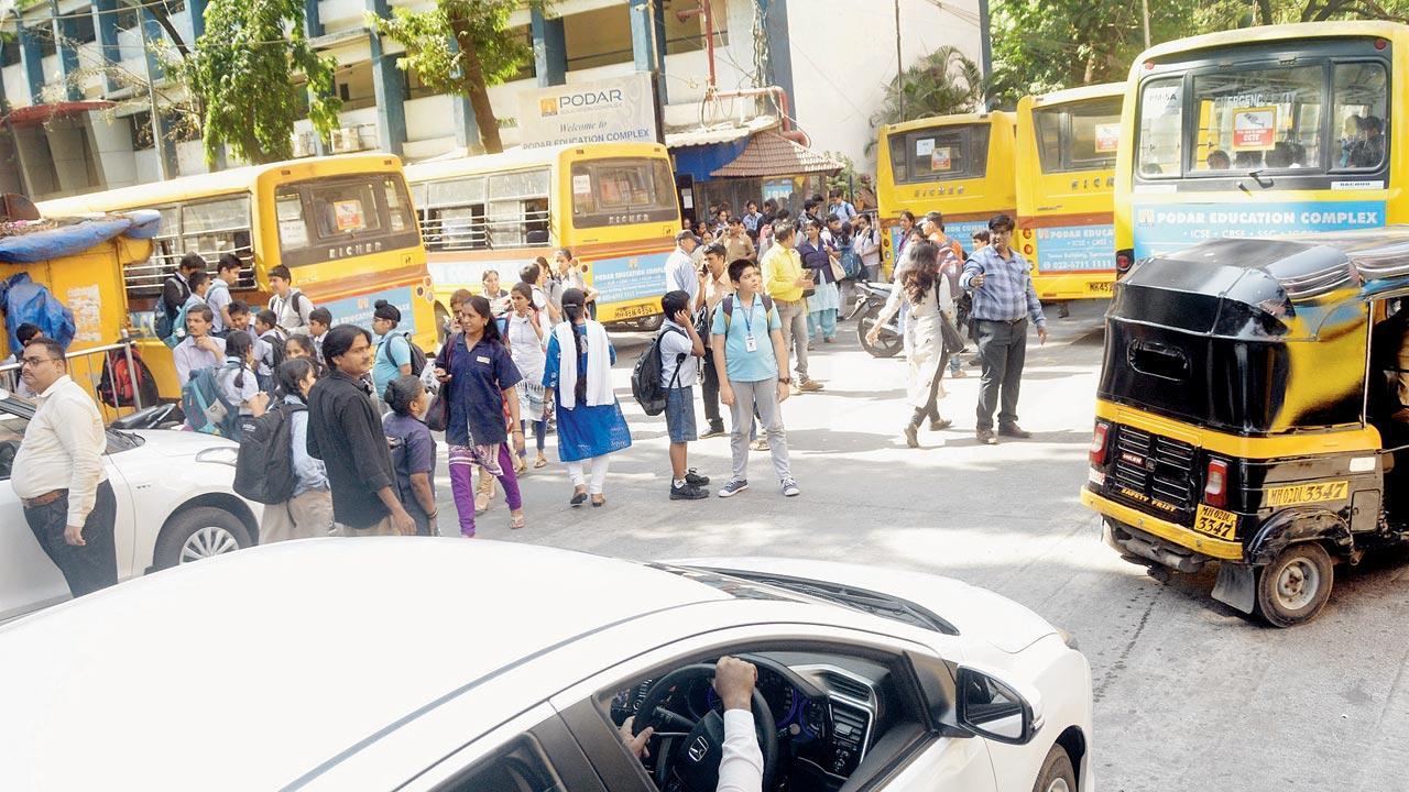 Mumbai: Parents panic as students take 5 hours to get home from schools