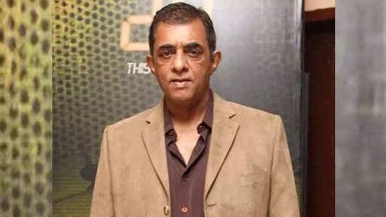 Veteran actor-screenwriter Shiv Subrahmanyam passed away today morning. The cause of his death is not known yet. Film personalities like Anil Kapoor, Manoj Bajpayee, Sudhir Mishra have mourned his demise. They remembered Subramaniam and his contribution to Indian Cinema. Read the full story here