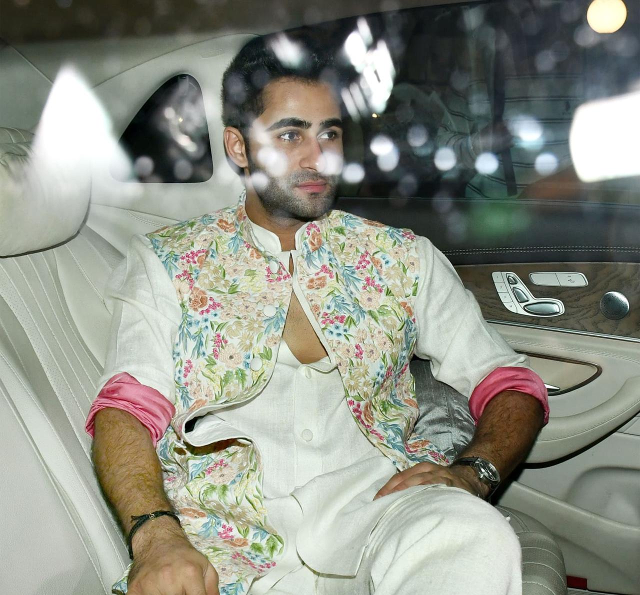 Another cousin of the Ranbir Kapoor, Aadar Jain, was clicked in a rather amusing way. He could be seen taking rest on his car seat at the back as the media clicked him in a kurta pajama.