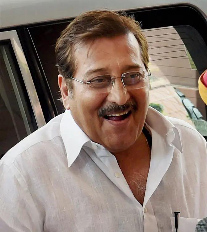 In 2004 he won re-election from Gurdaspur. However, Khanna lost out in the 2009 Lok Sabha poll. In 2014 general election he was again elected for 16th Loksabaha from Gurdaspur constituency