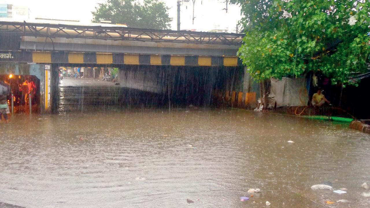Mumbai caught unawares by sudden showers