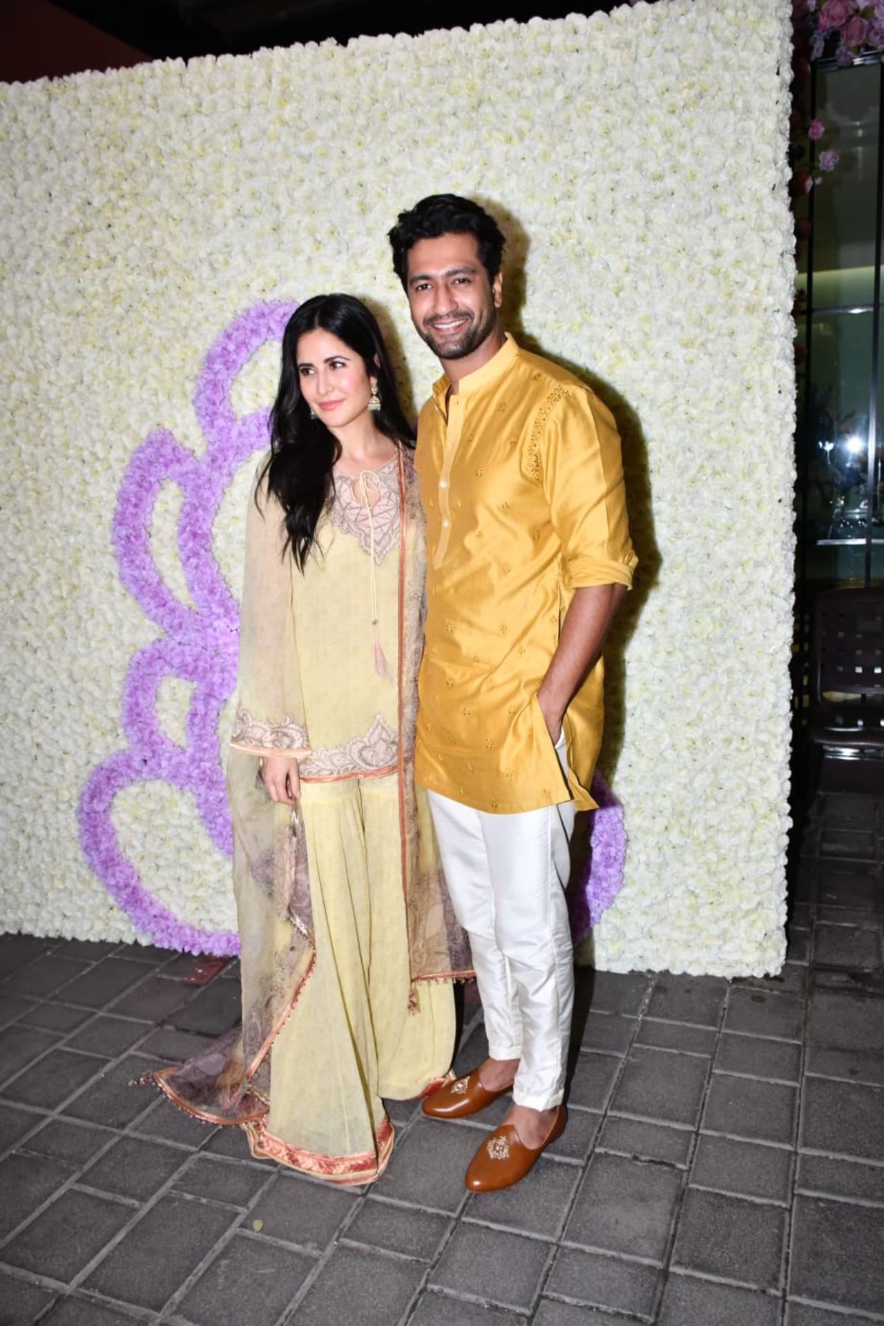 Newly weds Vicky Kaushal and Katrina Kaif twinned in yellow as they arrived for the Ganpati darshan. Katrina shares a close bond with Arpita and visits her house every year for Ganesh Chaturthi. The newly weds flashed a wide smile for the paparazzi before they stepped in