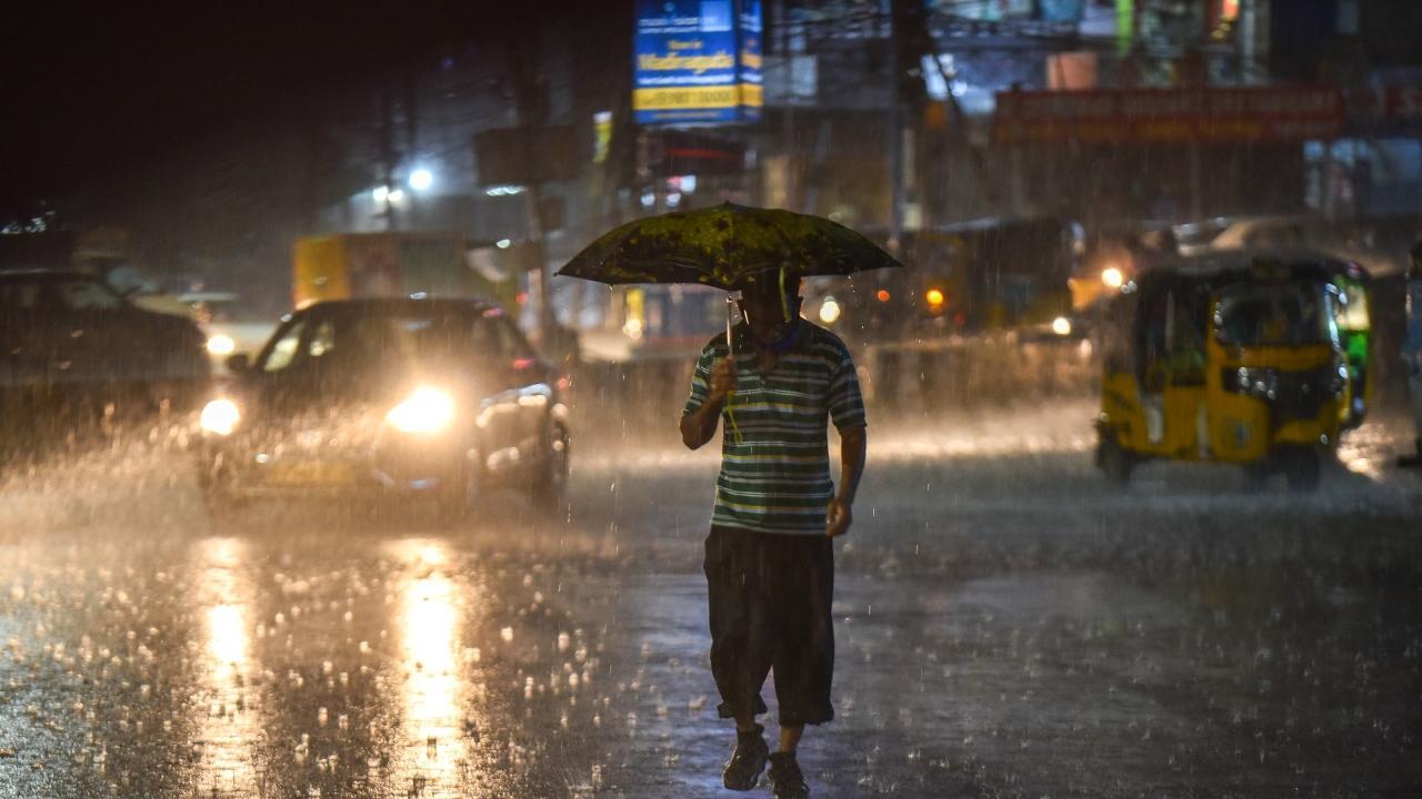 Andhra Pradesh: Many districts face flood threat as Godavari, Krishna in spate