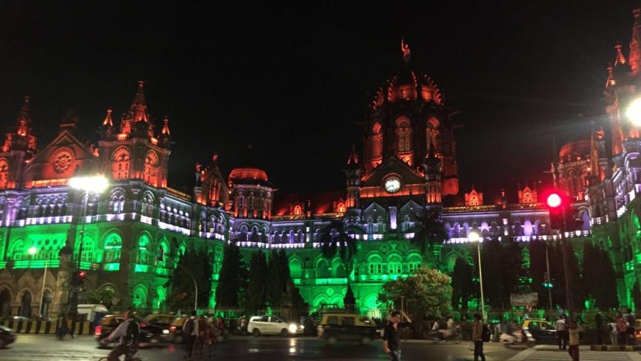 Mumbai: Iconic art deco buildings in Marine Drive to get tricolour glow