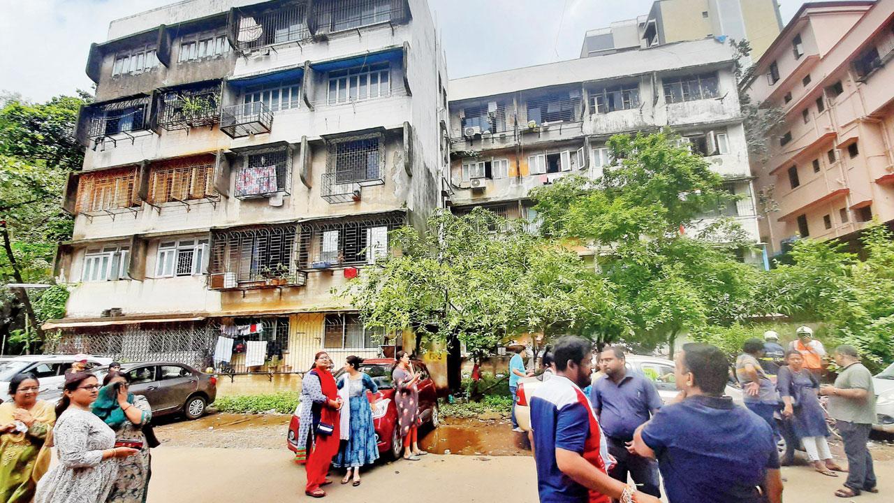 Bombay High Court orders Borivli society to demolish all buildings