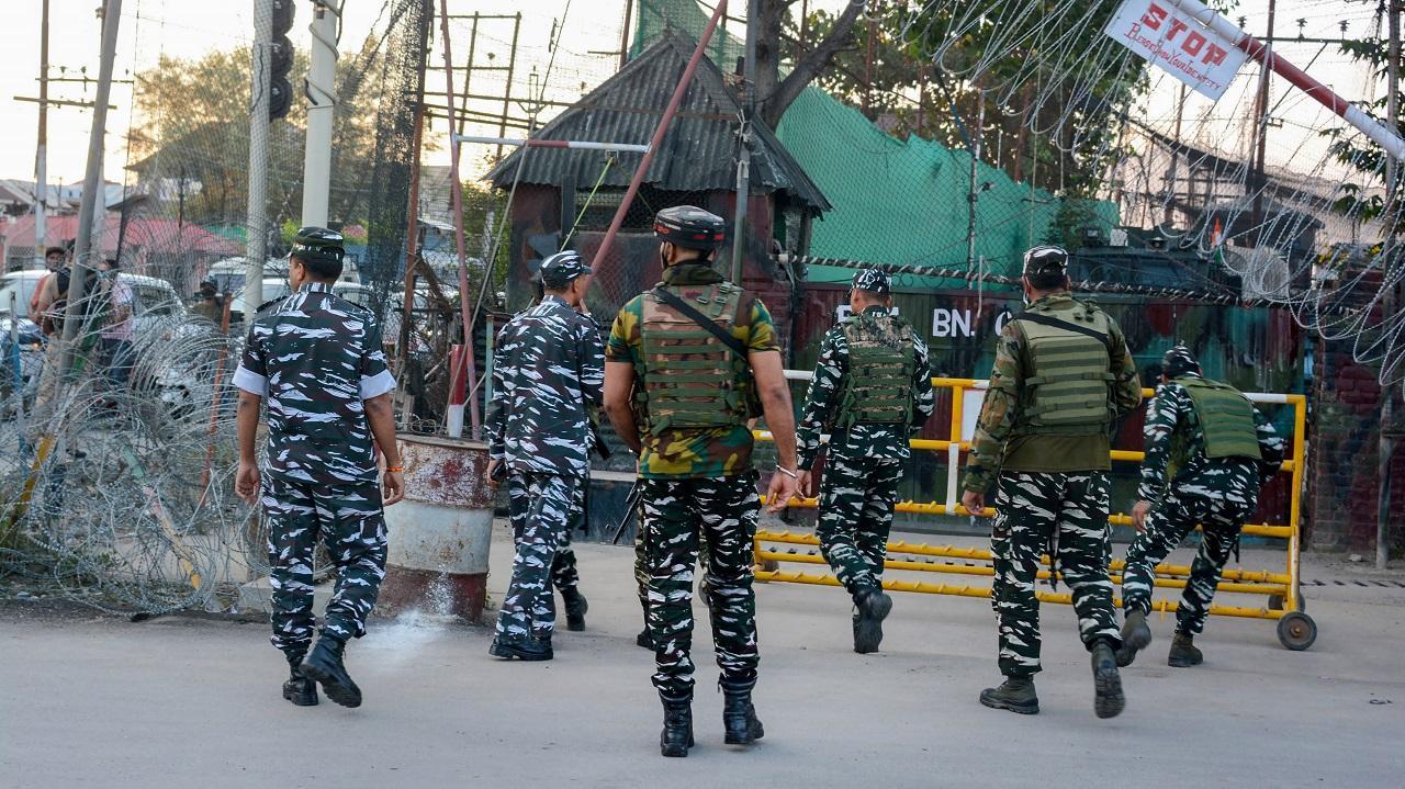 CRPF personnel injured in grenade attack in Srinagar