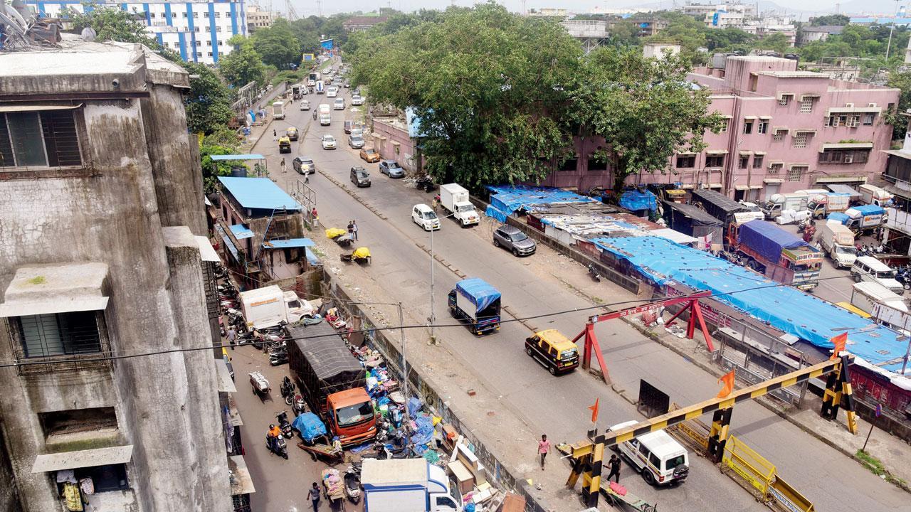 Mumbai: Carnac Bridge reconstruction hits another roadblock 
