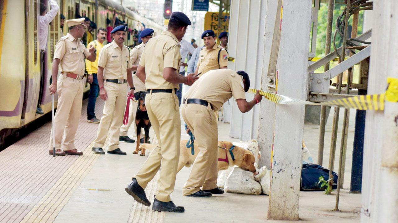 Нападение на мумбаи. Полиция Мумбаи.