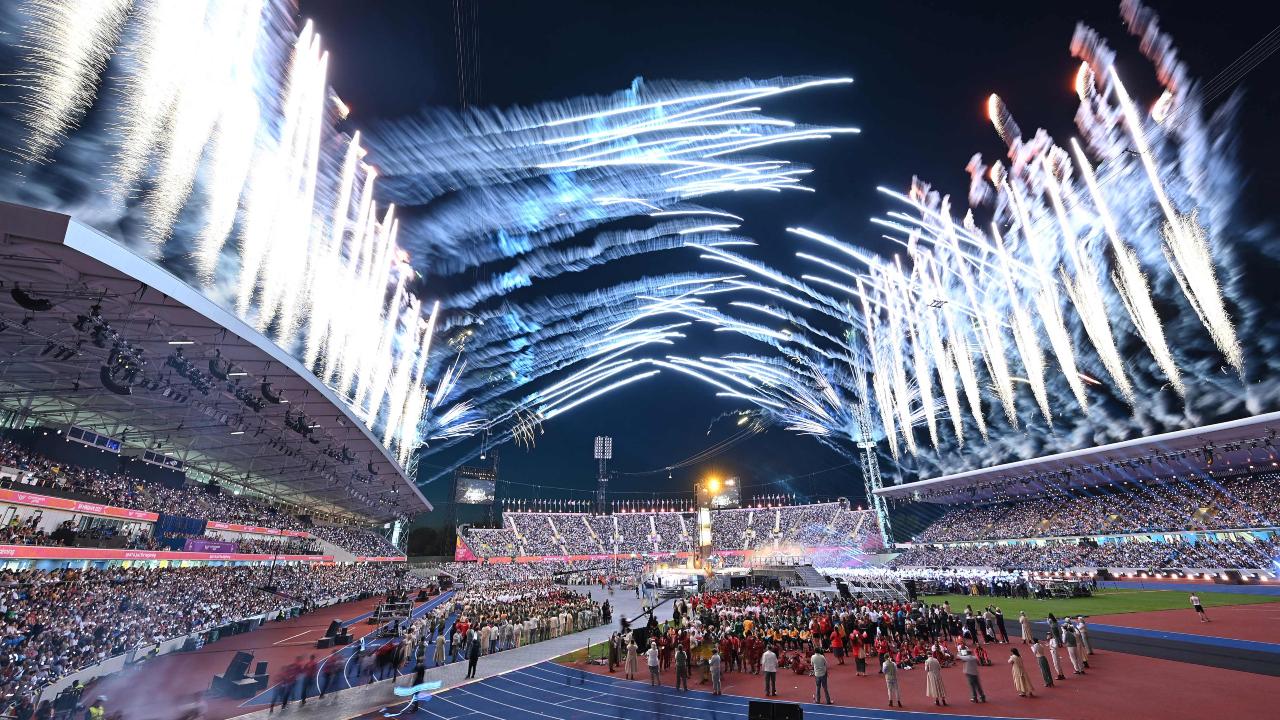Fireworks erupt over the Alexander Stadium during the closing ceremony for the Commonwealth Games in Birmingham. Photo/AFP