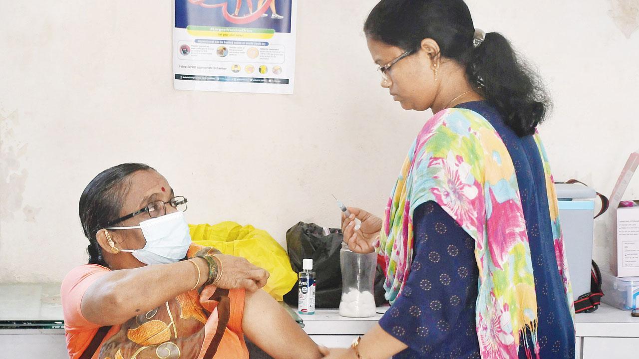 Mumbai: TPR rises to 9.45 per cent in city with 871 new Covid-19 cases, 1 death