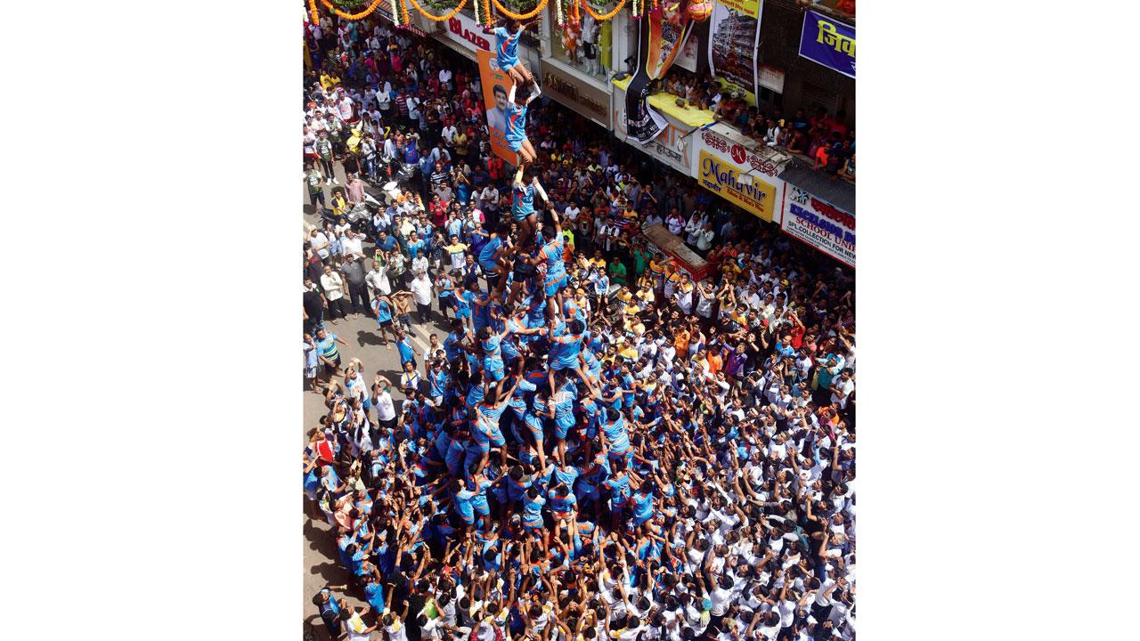 A human pyramid, at a Dahi Handi event in 2019. Pic/Atul Kamble