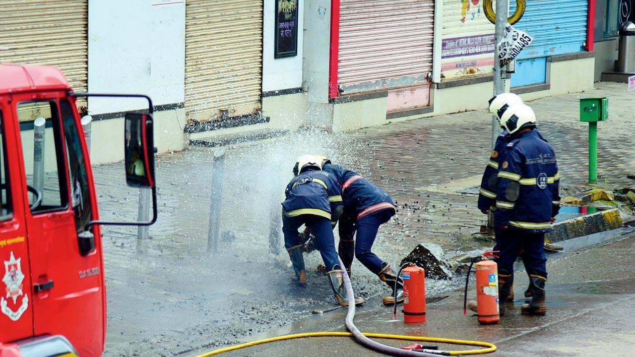 Mumbai: Fire in underground BEST cable leaves hundreds without power