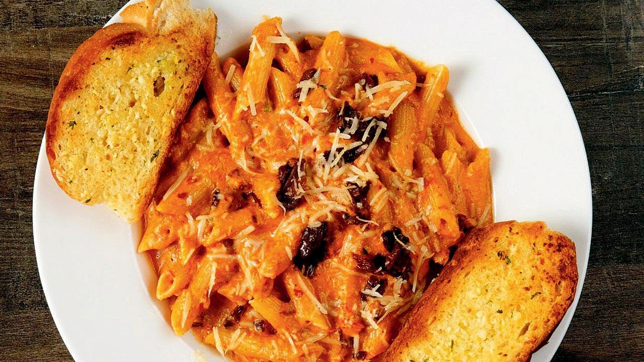 Travelling to Pune? Dive into the food at these landmark restaurants in the city