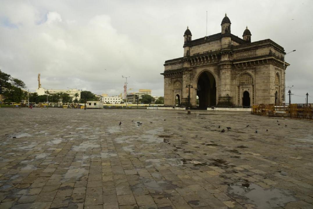 Security beefed up at Gateway of India in Mumbai. Pic/ATUL KAMBLE