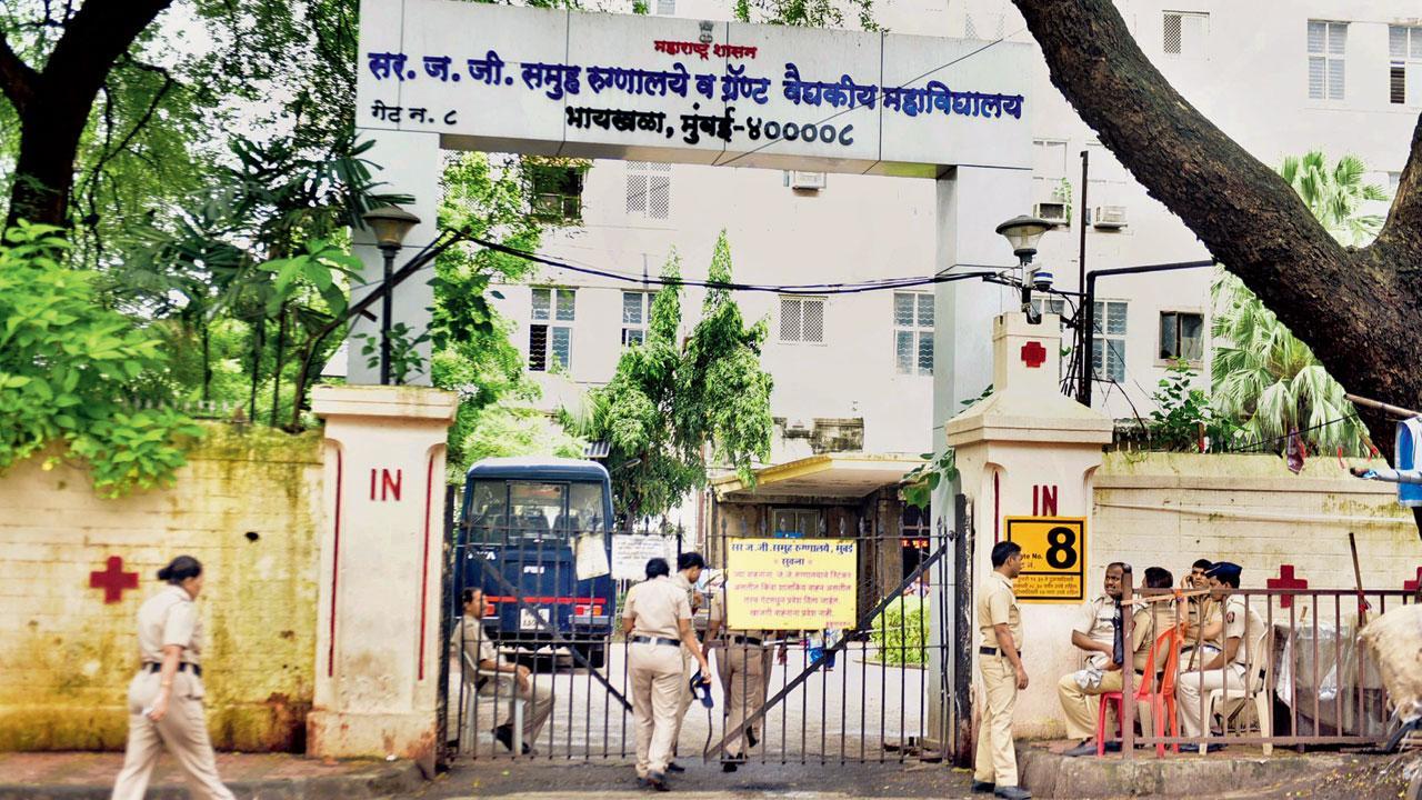 Paper pain for Maharashtra hospitals as private firm pulls the digital plug