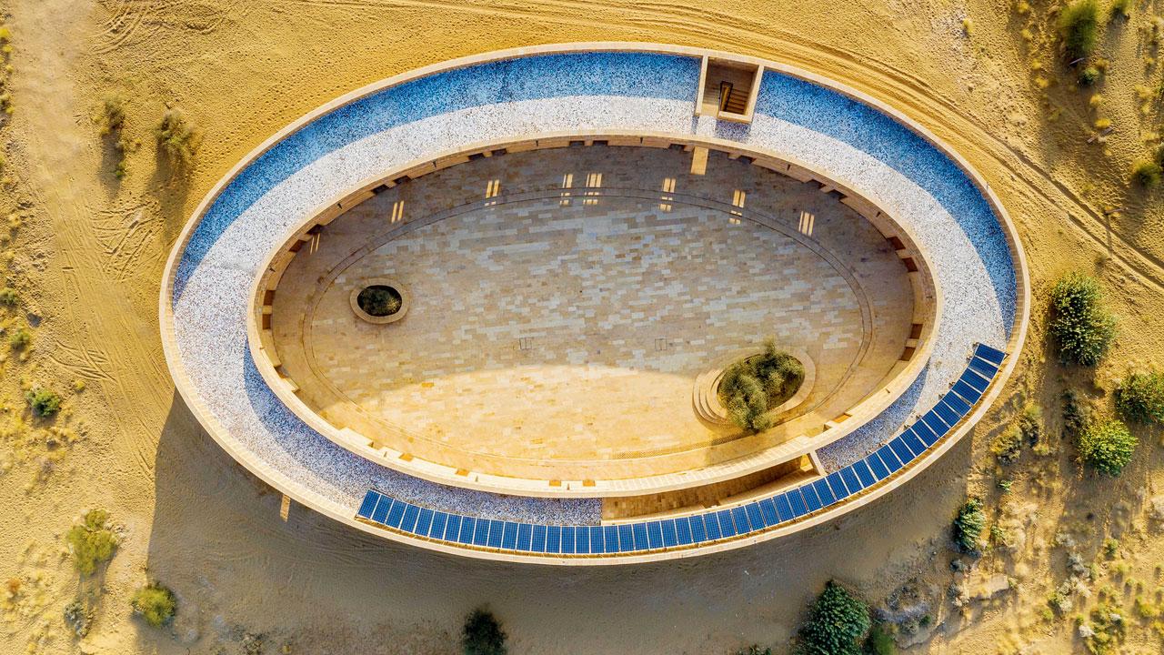 As a woman architect, who was designing the school for female students, Diana Kellogg looked for symbols of strength across cultures and finally settled on the oval shape, which represents femininity and replicates the planes of the sand dunes in Jaisalmer