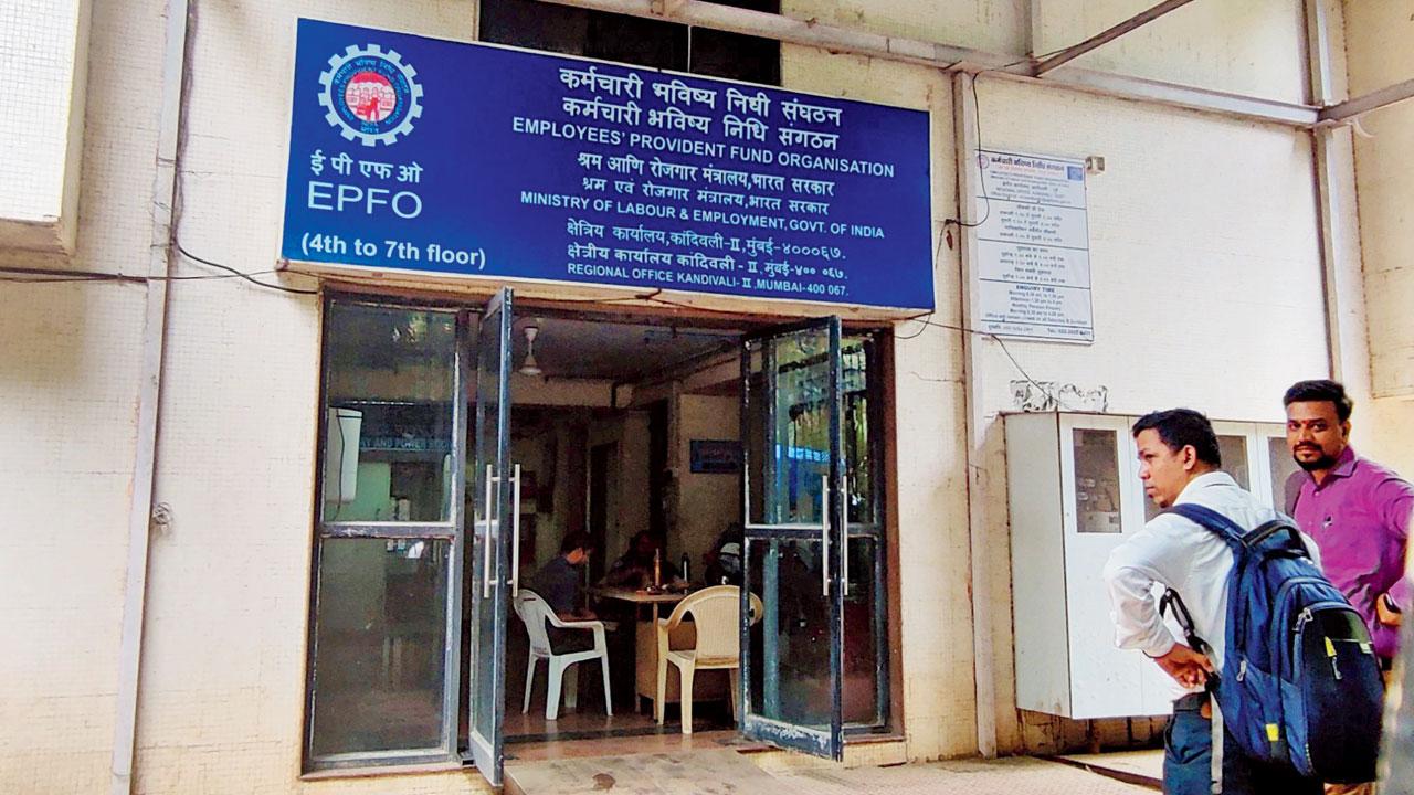 EPFO’s office at Charkop, Kandivli West, faces allegations of settling PF dues of Jet employees using fraudulent means. Pic/Nimesh Dave