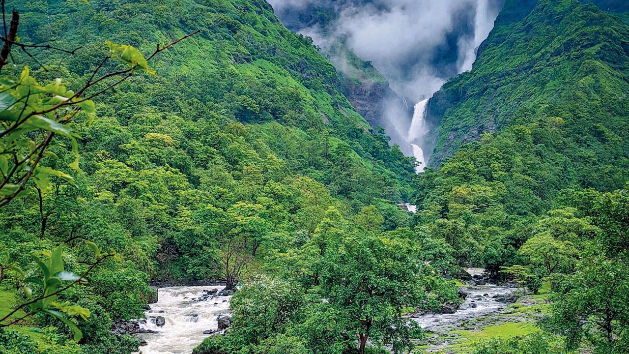 Kalu Waterfall