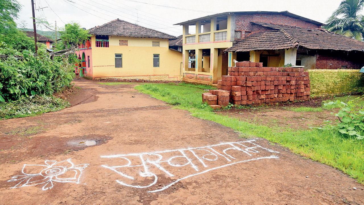 Khamgaonwadi and Jangamwadi, both in the Raigad district, have been unveiled by local authorities as “Dream Village” projects, helmed by non-profit Swades Foundation. The villages have achieved the five goals of sunder (beautiful), saksham (empowered), swasth (healthy), sakshar (providing education for all) and swachch (clean) set by the NGO