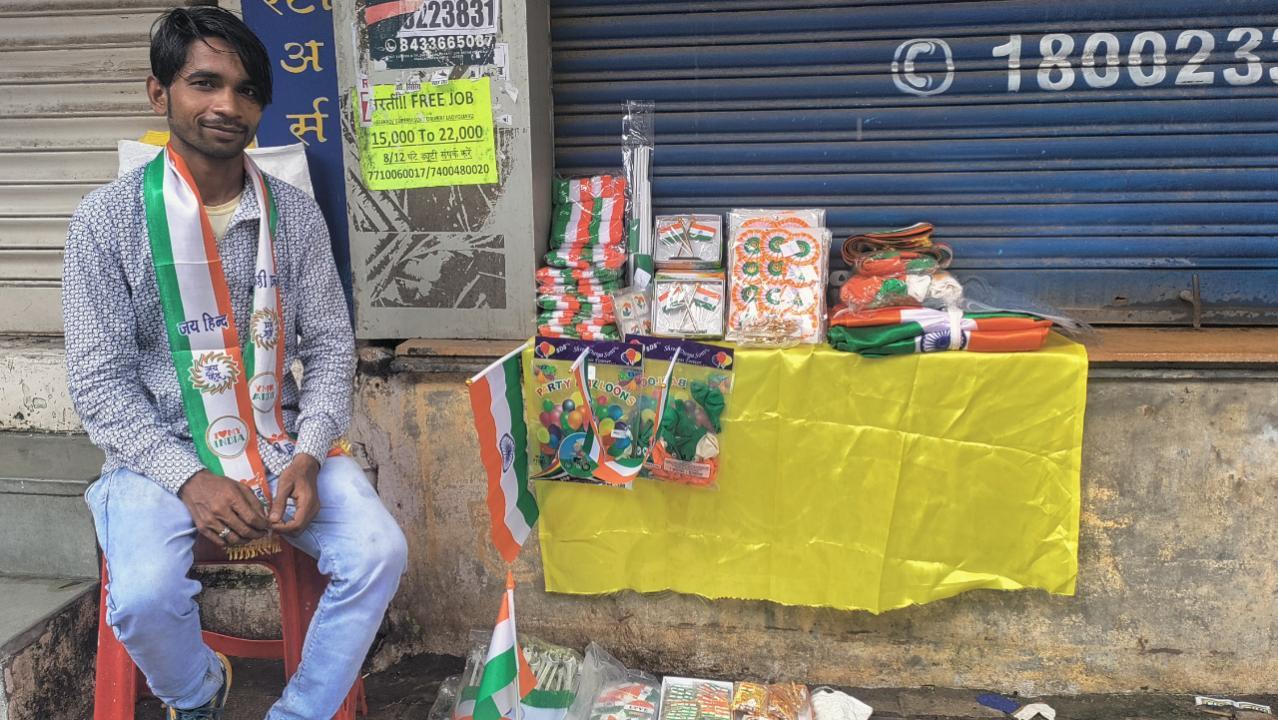 Independence Day 2022: Mumbai tricolour paraphernalia sellers return to the streets with hope and festive cheer