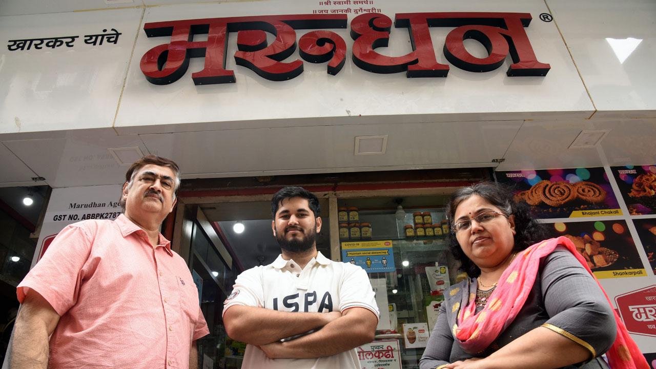 Kalwa’s Janaki Gruhodyog’s Marudhan Foods, started by Pankaj (extreme left) and Vaishali Kharkar 30 years ago now exports kanwle to the US, UK and Canada. Pic/Sameer Markande