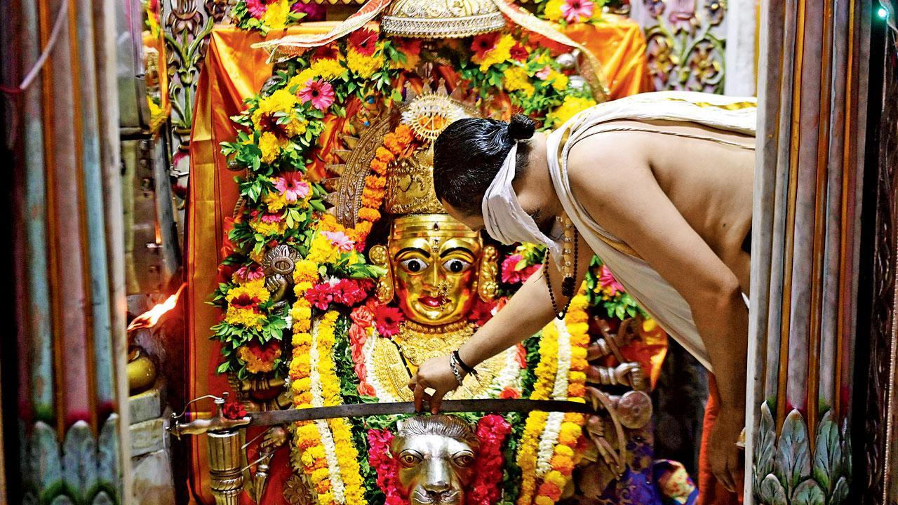 Mumbadevi Mandir trust appeals for space around iconic SoBo temple