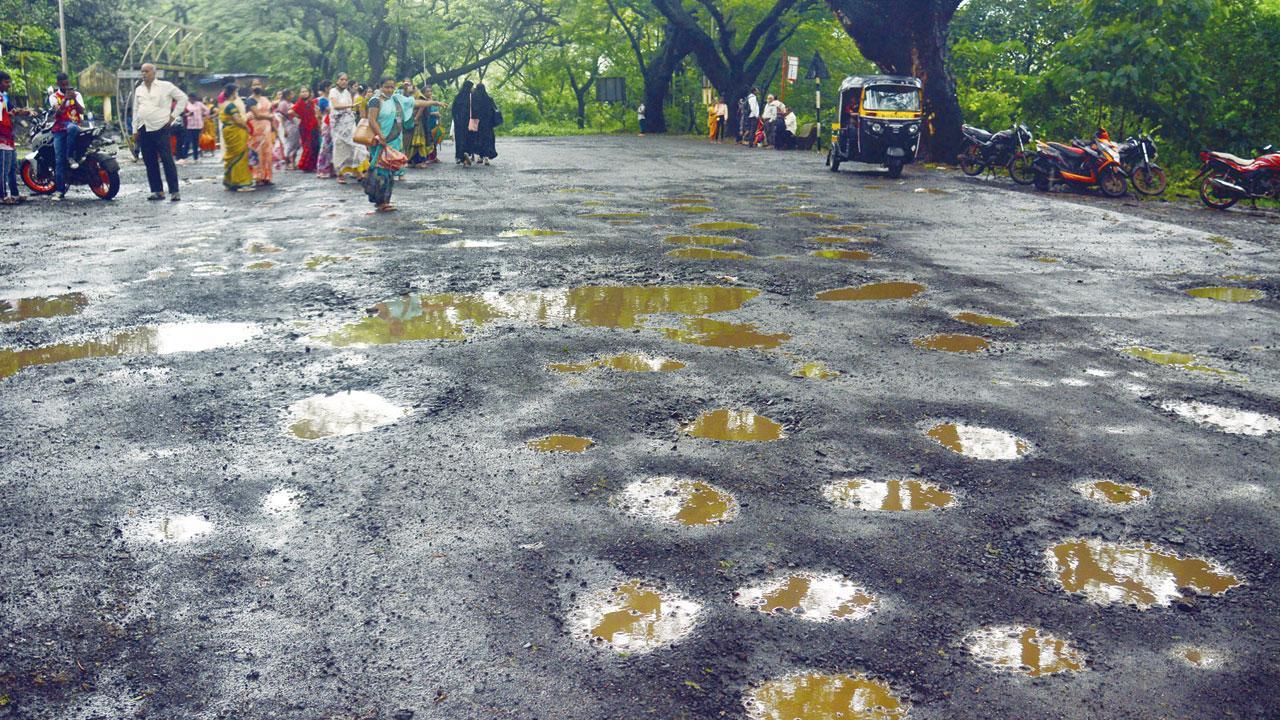 Mumbai: Pothole woes continue on SV Road, Aarey