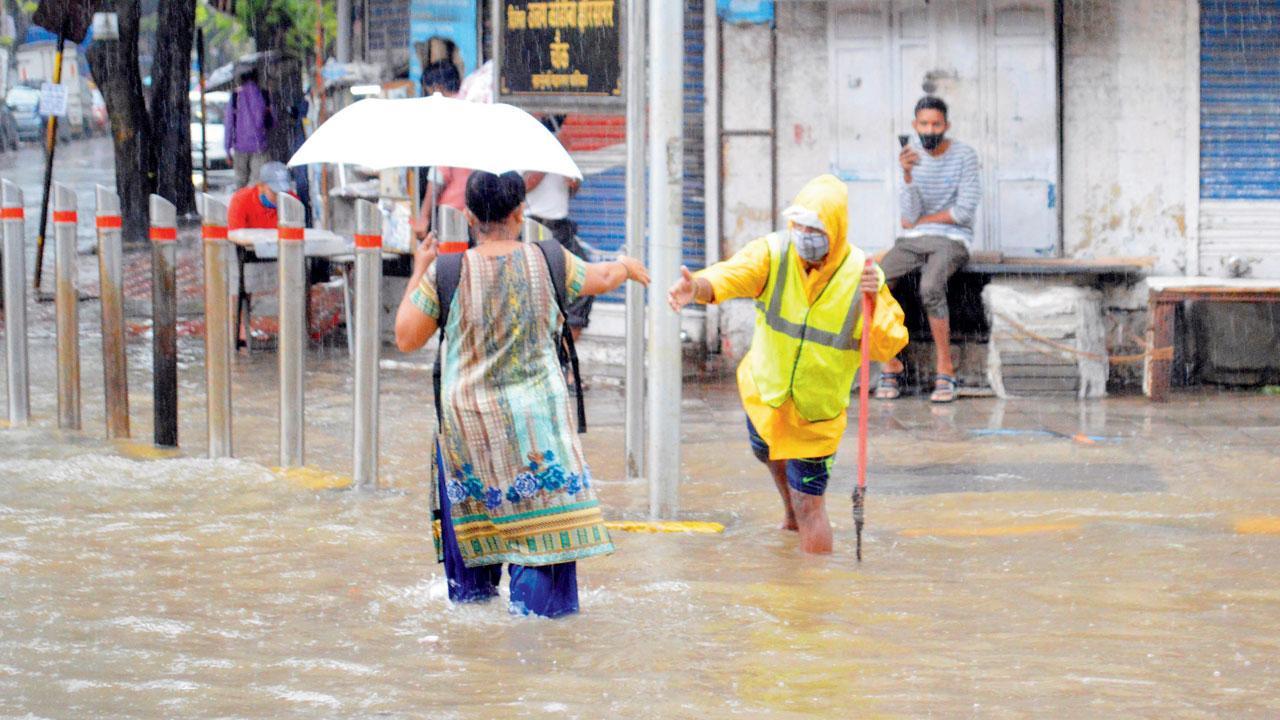 Mumbai sees first death due to rain-related illness, 49-year-old Santacruz man succumbs to leptospirosis