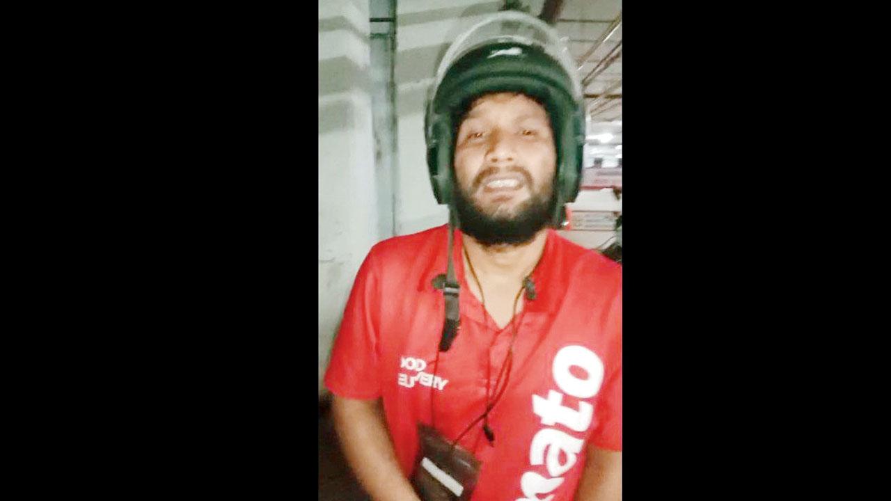 Narendra Periyar, the Zomato delivery person