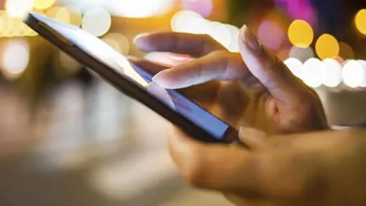 Smartphones users in India will soon spend nearly 6 hrs a day on apps: Report