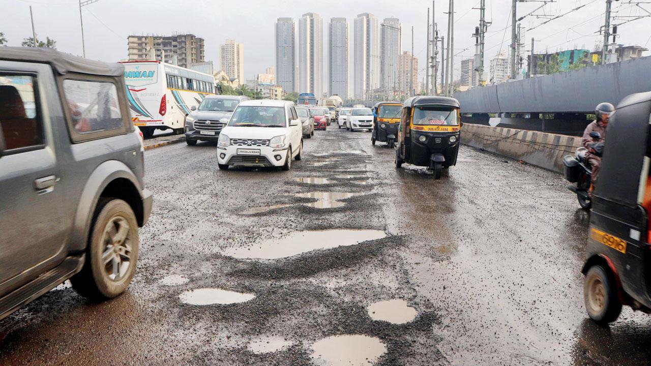 Mumbai: Pothole mishap kills couple, this time in Borivli