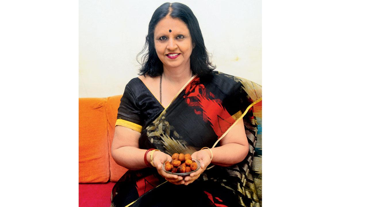 Home chef Prabha Kini says the Gaud Saraswat Brahmin version of the modak doesn’t have a stuffing, and is fried. Pic/Shadab Khan