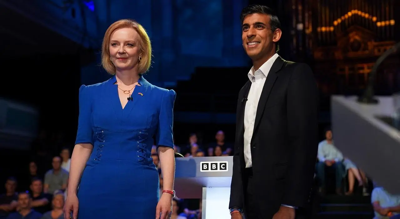 Second survey shows Liz Truss ahead of Rishi Sunak in UK PM race