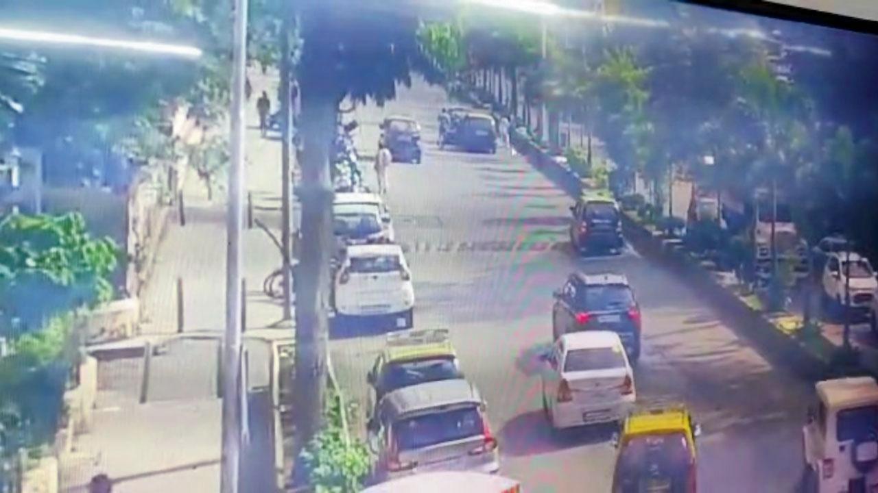 Mumbai: 4 navy and CISF men held for manhandling cops in Cuffe Parade