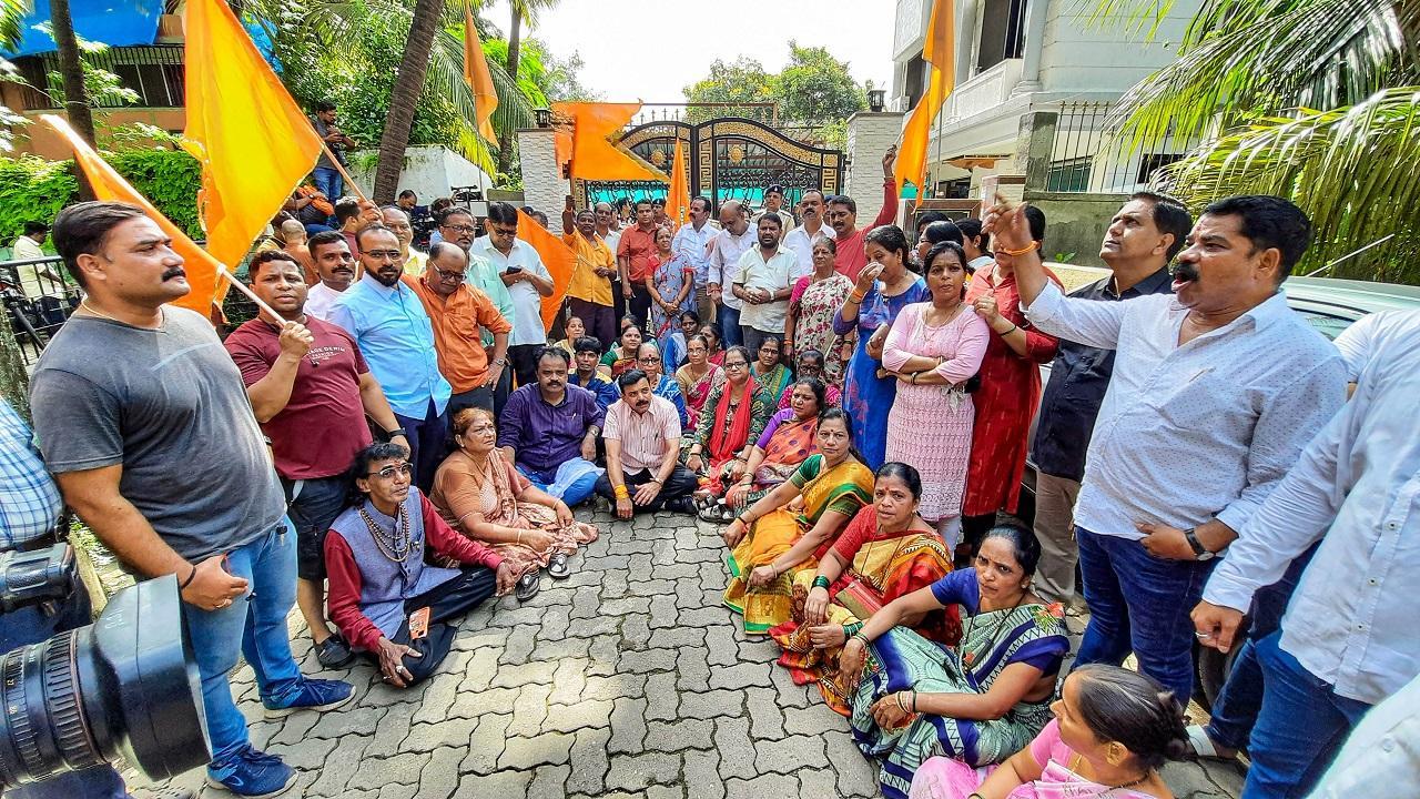 Maharashtra: Shiv Sena leaders, workers in Nashik protest ED action against Sanjay Raut