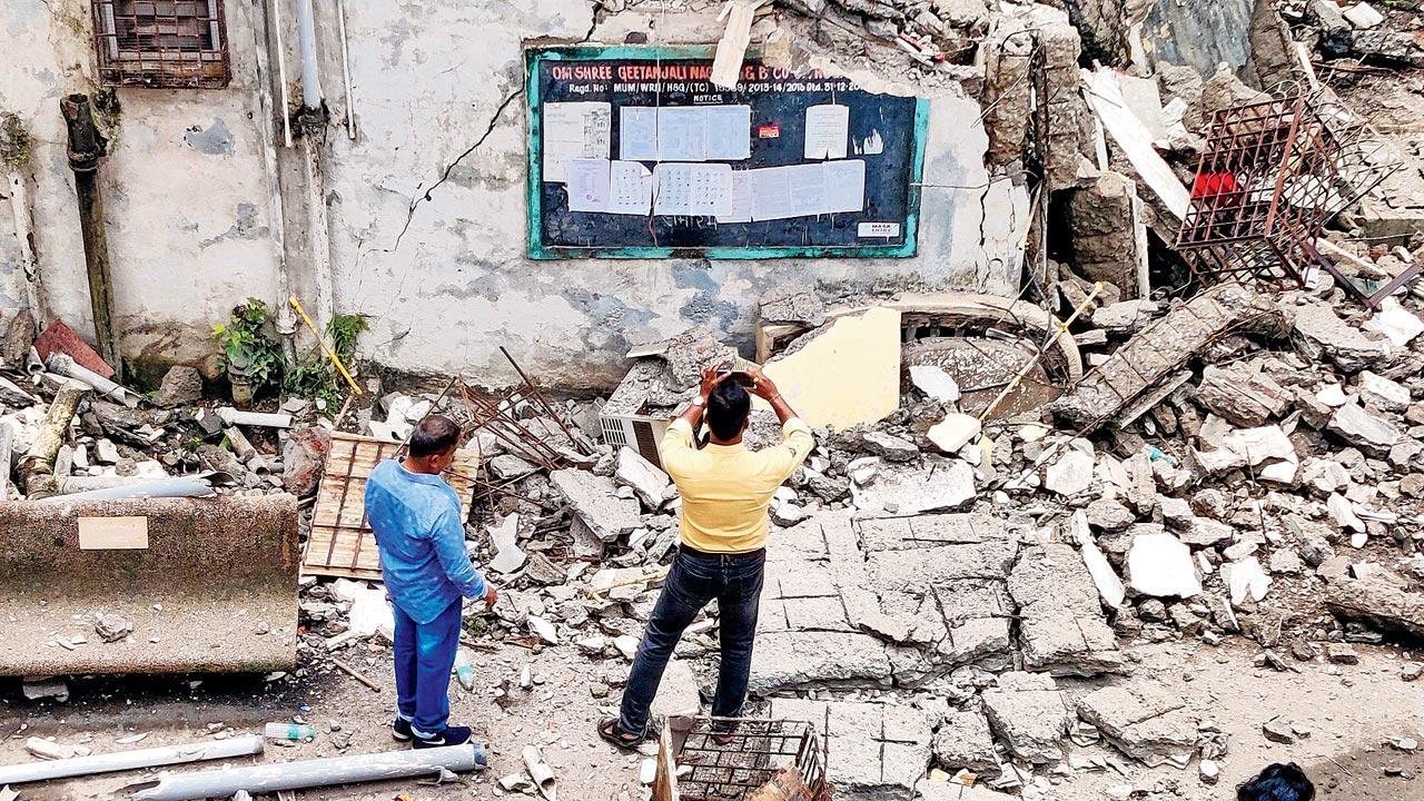 Borivli building collapse: They saw cracks forming and escaped in the nick of time