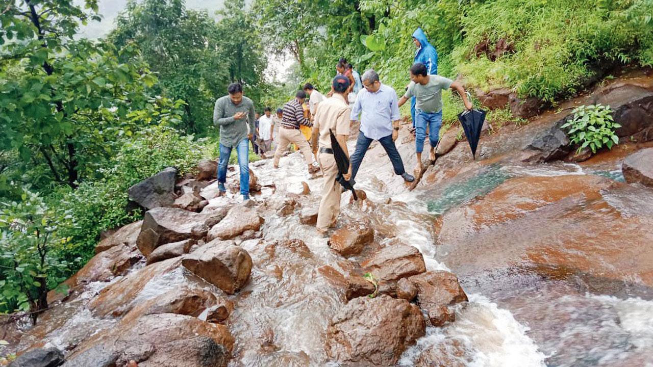 Maharashtra: Officers visit tribal hamlet of Palghar after twins' death