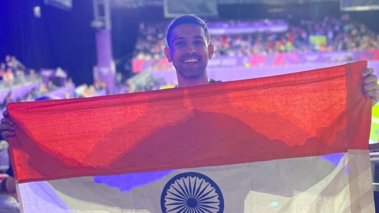 Pics: Vikrant Massey cheers for team India at the Commonwealth Games 2022 in Birmingham