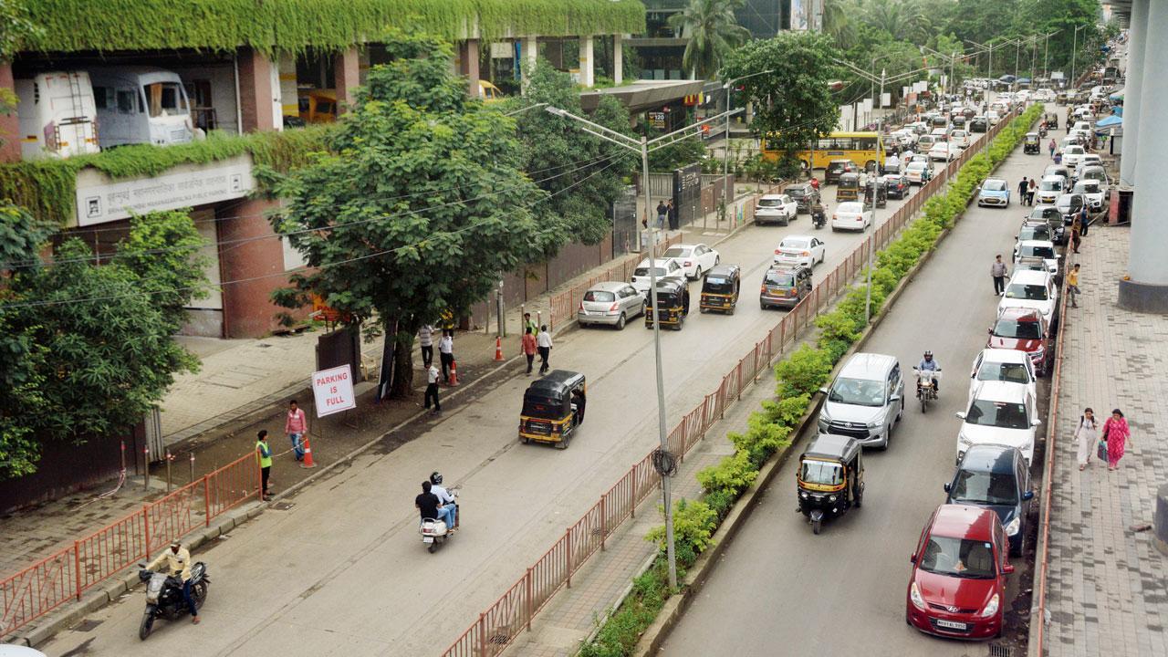 Mumbai: Stop parking cars on WEH service road, MLA writes to NESCO