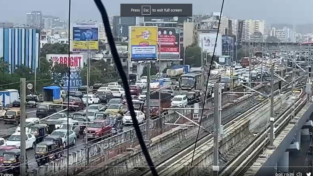 Mumbai: Heavy traffic congestion on Western Express Highway irks commuters