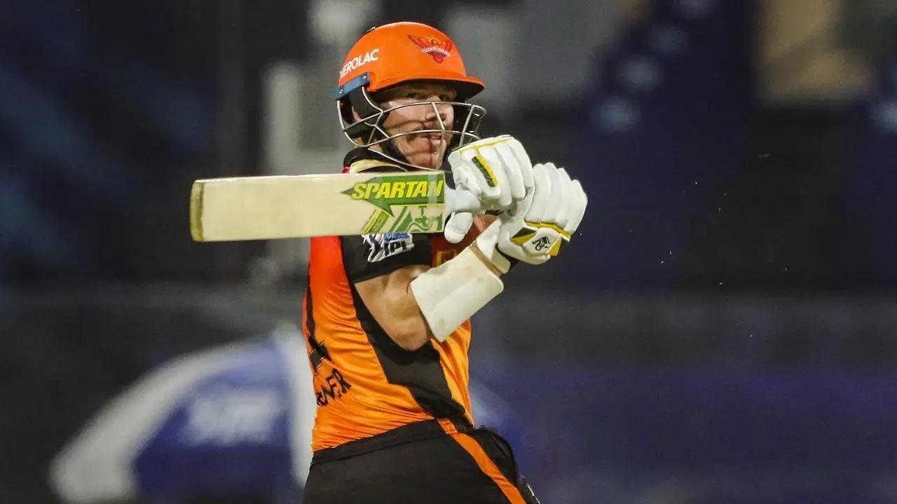 David Warner to play the Big Bash League after 9 years; signs with Sydney Thunder